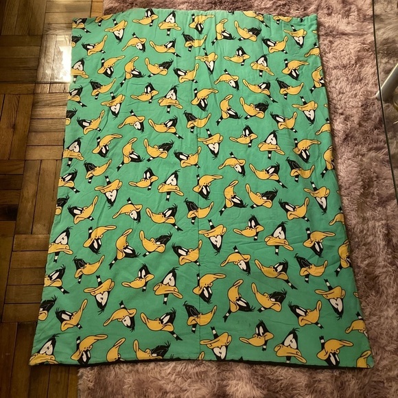 Vintage Daffy Duck blanket that turns into a pillow! - Picture 2 of 8